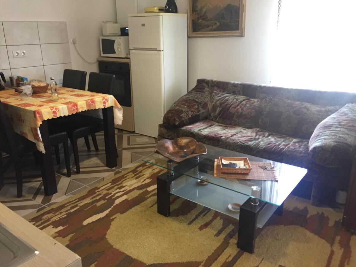 Casa rustica cu terasa Villa Mediaş Exterior foto